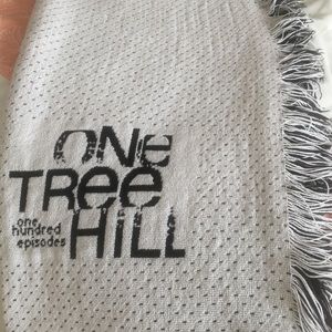 One tree hill blanket limit edition only for crew
